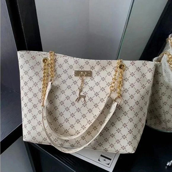 ⚠️Clearance Beige White Patterned Large Tote Shoulder Bag Gold Pendant - Picture 3 of 11